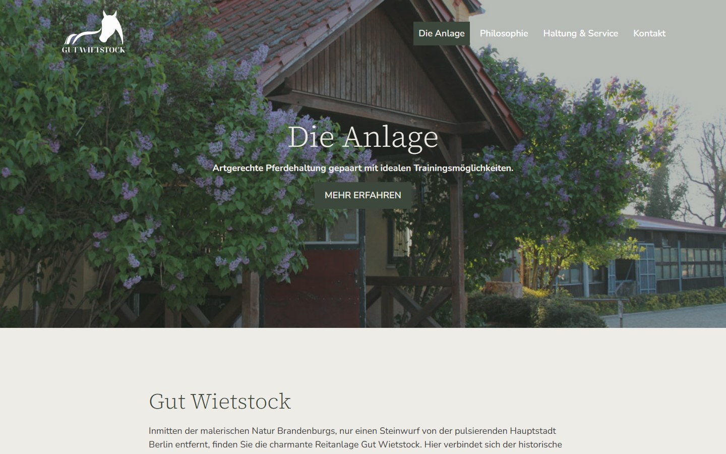 Website von Gut Wietstock Reitanlage – Desktopansicht: Die Anlage